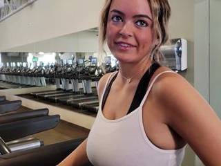 Групповой секс на нудистском пляже