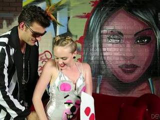 Порно анал в первые большим членом