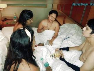 Ебет молодую русскую смотреть видео